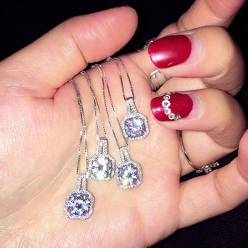 Cuivre Plaqué Argent Collier Court Femme Zircon Brillant Carré Diamant Pendentif Clavicule Chaîne Wechat Lvn4347