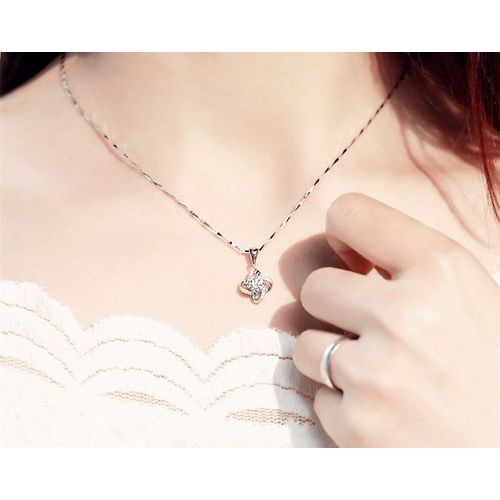 Collier Plaqué Argent Cuivre Blanc Femme Pendentif Trèfle À Quatre Feuilles Chaîne Clavicule Pendentif Éblouissant Lvn5083