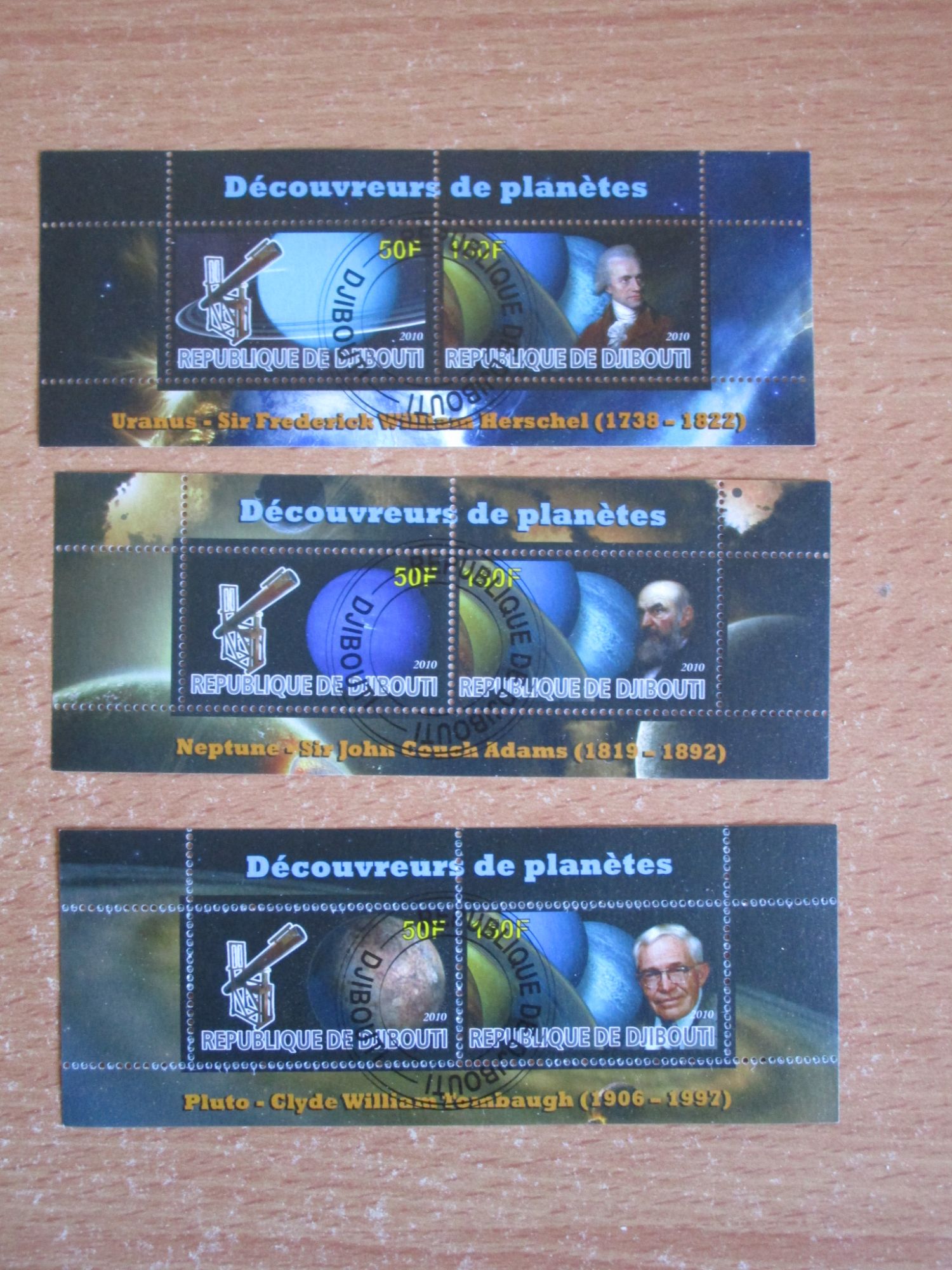 Lot De 3 Blocs De 6 Timbres Découvertes De Planètes Djibouti 2010