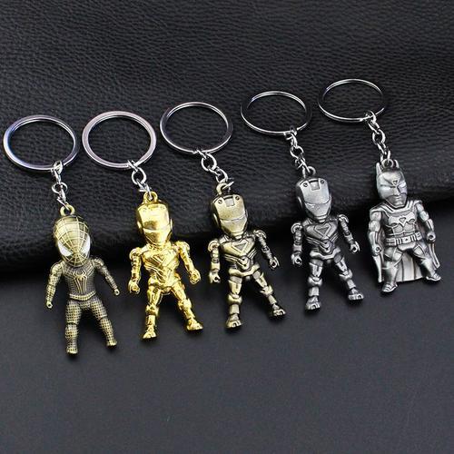 2pcs Avengers Iron Man Porte-Clés Marvel Pendentif Voiture Porte-Clés Poupée En Métal