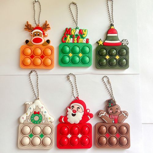 2pcs Accessoires De La Série De Noël Rodent Pioneer Keychain Mini Puzzle Santa Claus Decompression Toys