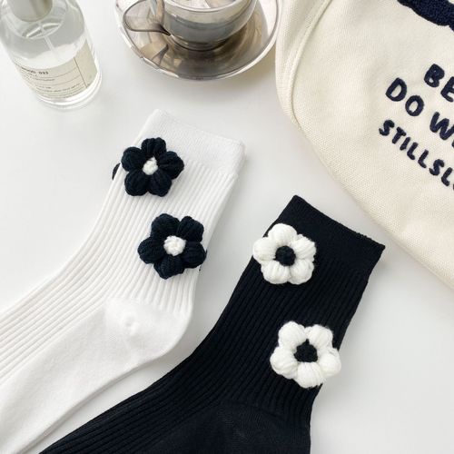 Dongdaemun - Chaussettes Mi-Mollets En Laine À Fleurs Blanches Et Noires, Faites À La Main Pour Femmes[5 Paires Au Hasard]