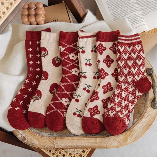 Chaussettes En Laine Rouge Pour Femmes Épaissies, Chaudes, Avec Un N¿Ud En Forme De C¿Ur, En Forme De Tube.[5 Paires Au Hasard]