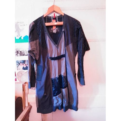 Robe Noire/Grise 40 L Desigual.
