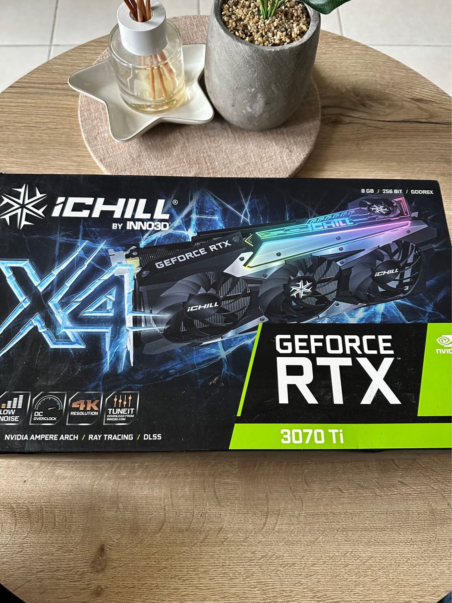 GeForce RTX 3070 ti ICHIL BY INNO3D