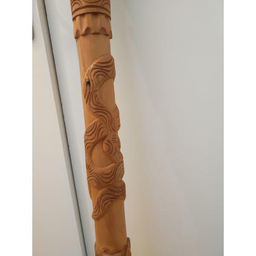 Didgeridoo En Bois Sculpté