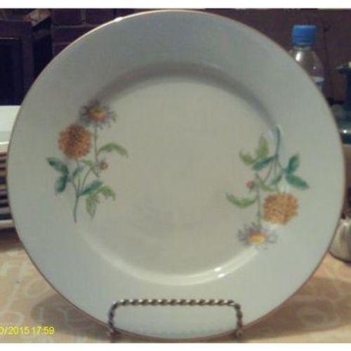 Vintage - Assiette Plate - En " Porcelaine De Limoges - France "