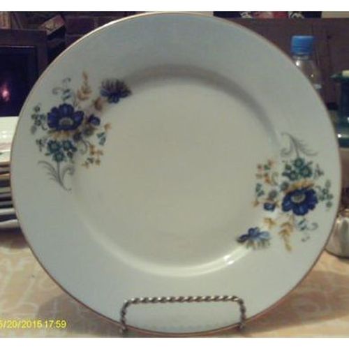 Vintage - Assiette Plate - En " Porcelaine De Limoges - France "