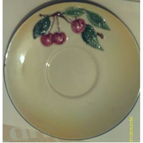 Vintage - Assiette Décorative - Cerises En Relief - Porcelaine