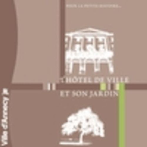 L'hôtel De Ville Et Son Jardin
