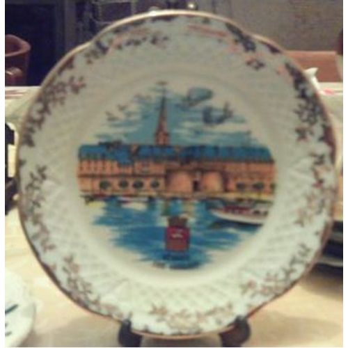 Vintage - Petite Assiette Décorative - " Saint Malo - Cité Corsaire " - " M P Porcelaine Française "