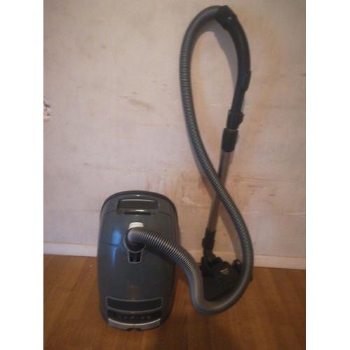 Aspirateur Miele SGSK3