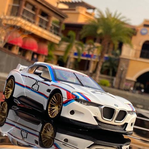 Couleur blanche BMW 3.0 CSL Hommage R Le Mans, roues libres, haute lumière, modèle de voiture de Sport, jouet moulé sous pression, réplique Miniature en alliage métallique, 1:24