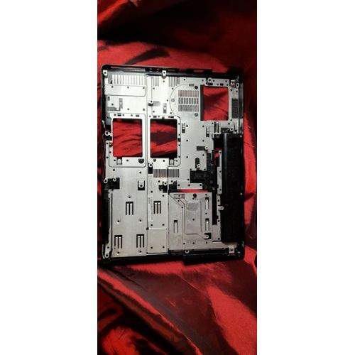 PP21L Plasturgie chassis coque inferieur lower / bottom case Base Inférieure / Bouton Base Dell Inspiron 1300
