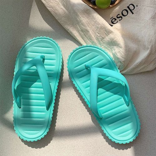 Sandales Et Pantoufles À Pincement De Plage De Vacances En Bord De Mer Femmes Tongs Plates De Couleur Unie