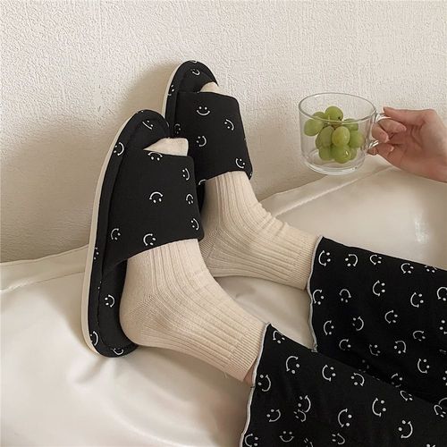 Chaussons En Tissu Pour Dortoir Des Femmes