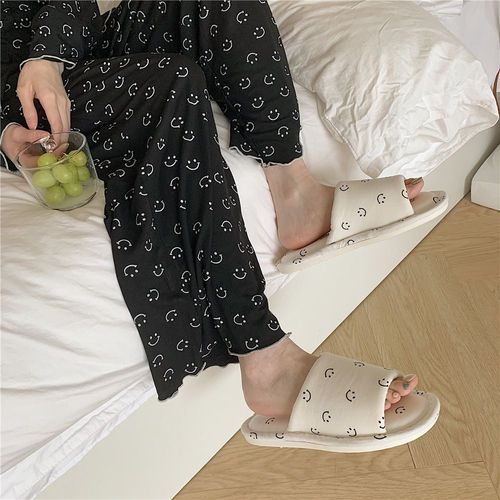 Chaussons En Tissu Pour Dortoir Des Femmes