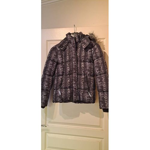 Doudoune Femme Noire Et Grise Avec Capuche - Marque Outerwear - Taille 36.