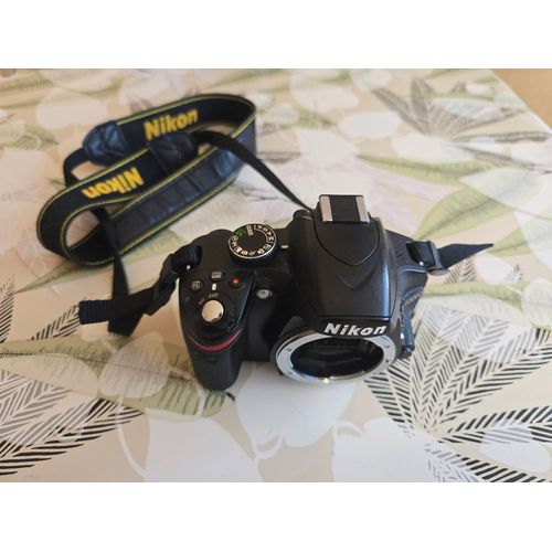 Nikon D5200 24.1 mpix + Objectif 18-55 mm