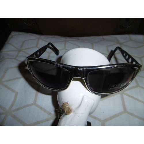 Lunette De Soleil Monture Argenté Et Noire Taille Unique Verres Ovales Teintés Protection Uv 400 Ce Farbel 1323c