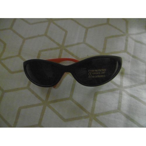 Lunette De Soleil Monture Plastique Noir Et Rouge Taille Unique Verres Ovales Protection Uv 400 Bayard Poche