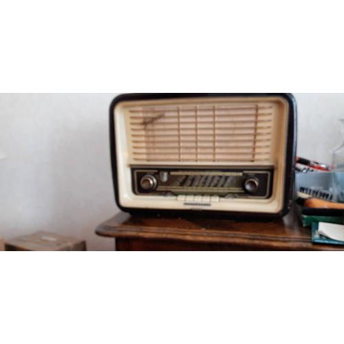Radio vintage en bois Telefunken Gavotte 8-B de 1957