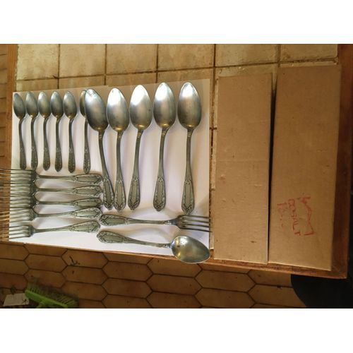 Lot De 18 Couverts Anciens : 6 Fourchettes, 6 Petites Cuillères Et 6 Grandes Cuillères Argent/Cobalt