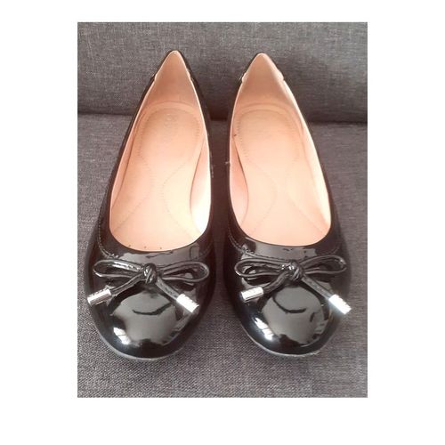 Ballerine Noir Verni Cuir Plate Geox 36 Pied Sensible Respirant Style Classic Confort Supérieur Semelle Reposant Pied Amorti Protection Absorption Impact Légère Marche Enfilage Facile Rapide Toujours