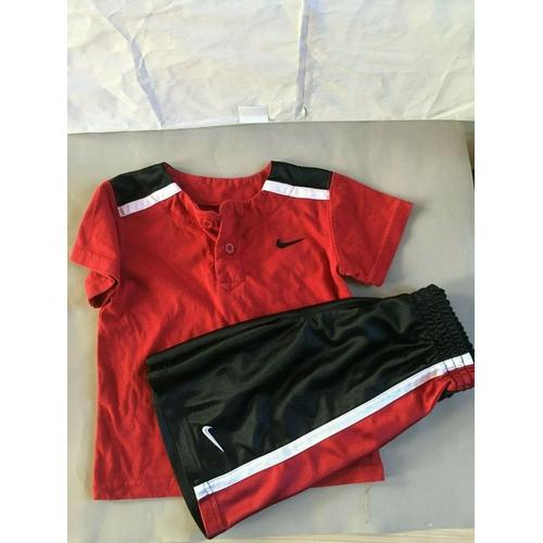 Ensemble Bermuda / Short + Tee-Shirt Nike Taille 3 Ans Neuf Idée Cadeau