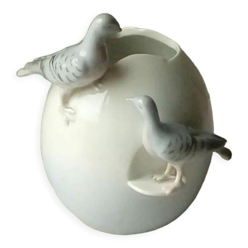 Vase oeuf en porcelaine de copenhague decor pigeons gris