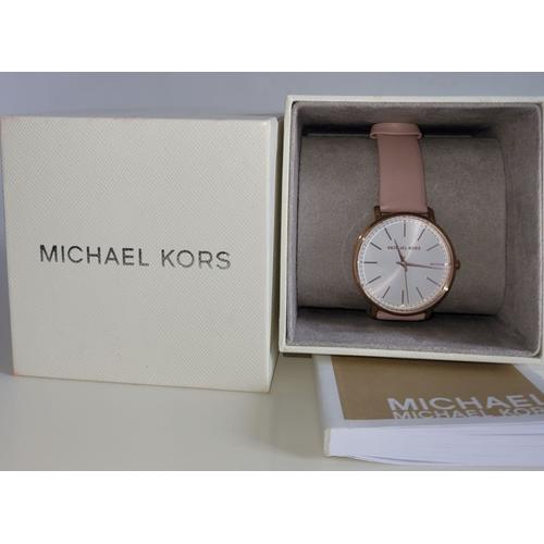 Montre Michael Kors Pyper Acier Dore Fond Blanc Bracelet Cuir Rose