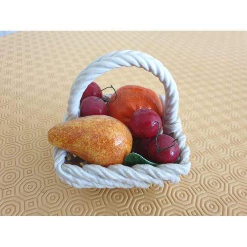 Fruits En Barbotine (Cerises, Poire, Mandarine Ou Clémentine, Feuille) Dans Panier Tressé En Céramique Peut Être En Porcelaine - H12 Cm Largueur 11,5 Cm