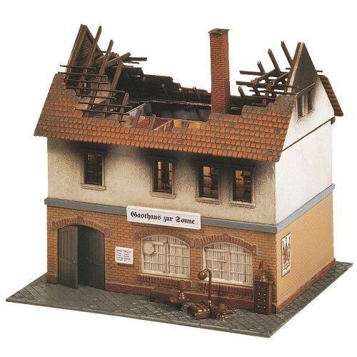Modélisme Commerce Et Industrie Ho - Ruine D'incendie Auberge Au Soleil-Faller
