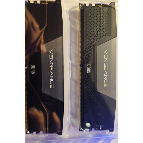 RAM DDR5 32GO  Corsair neuves avec RGB