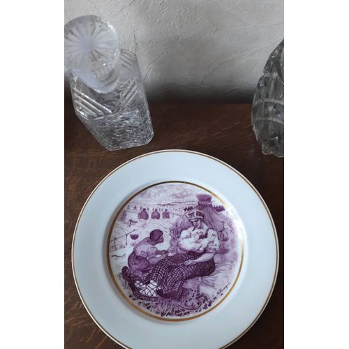 Assiette Décorative, La Femme À L'enfant, 31 Cm De Diamètre Voir Photos Pour Identification Des Symboles. 