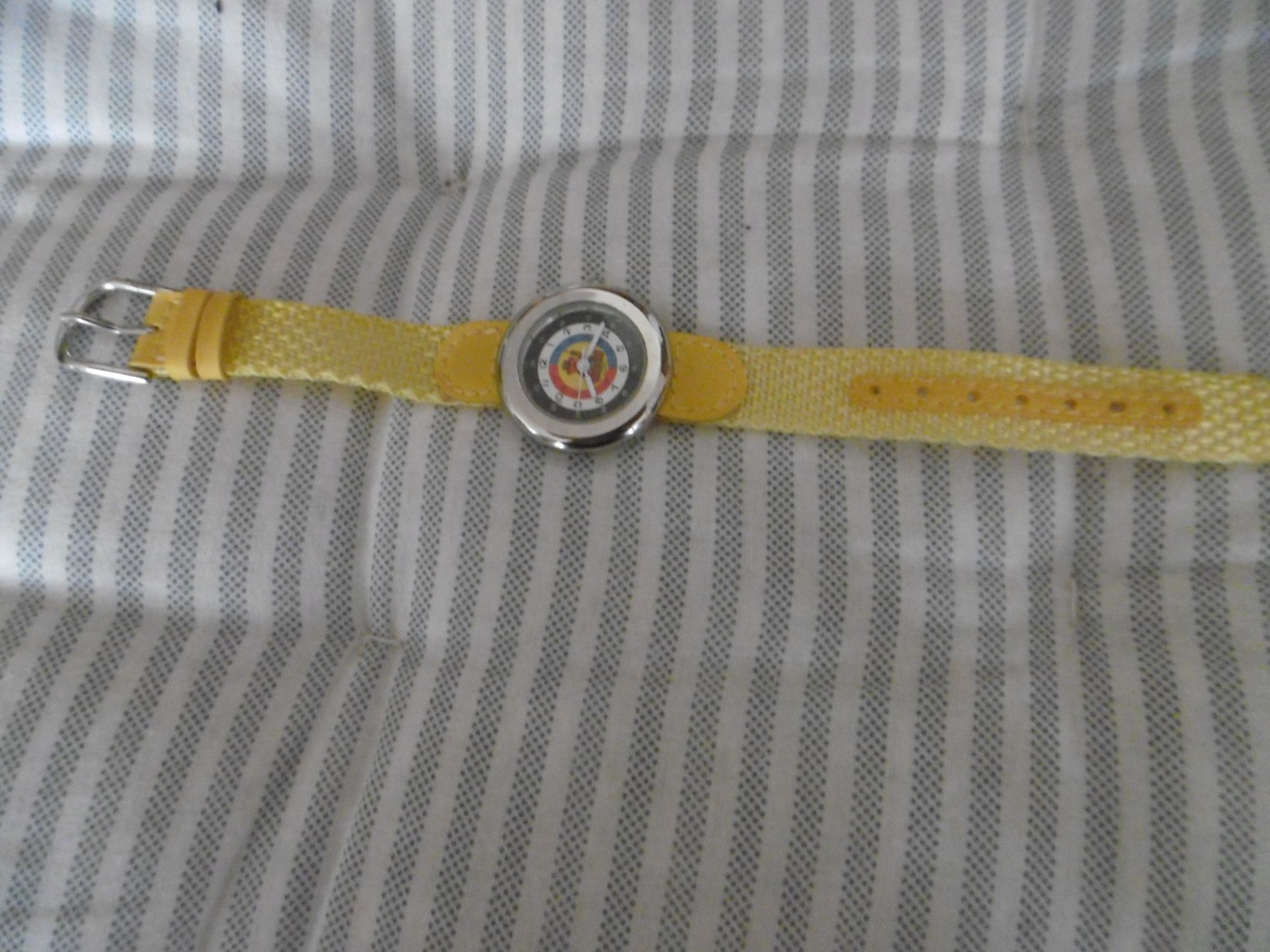 Montre Enfants Cadran Rond Chromé Affichage Analogique Quartz Avec Ourson Au Milieu Bracelet Tissu Jaune Dauteuil E008a03