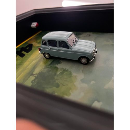 Cadre voiture Renault 4L échelle 1/43
