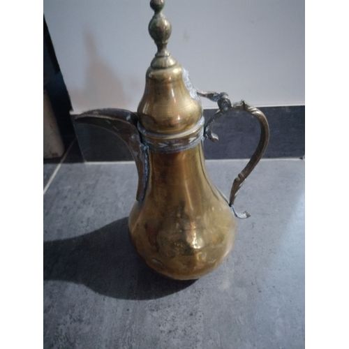 vase en cuivre martelé