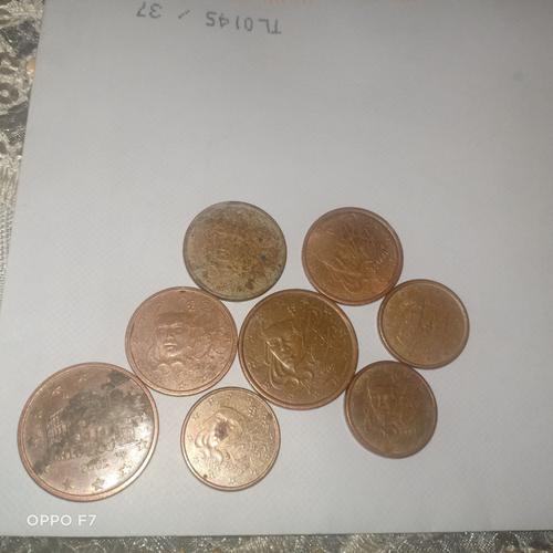 J'ai Une Pièce De 5 Centimes Année 2002 Et D'autres Pièces De 1 Centimes Année 1999 Et 2000 Et 2002 Et 2012 Et 2013 Je Voudrais Savoir A Combien Puis-Je Les Vendres Prix Total