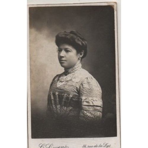 ¨Photo Vintage Support Cartonne - Portrait De Jeune Femme - Studio G. Lievens A Courtrai - Belgique - 34 Rue De La Lys