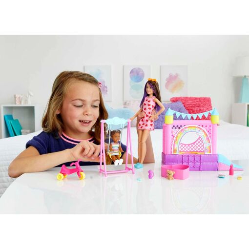 Barbie - Skipper Baby-Sitter - Coffret Ch�teau Gonflable - 2