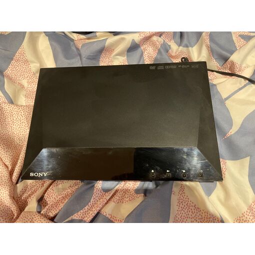 Lecteur Panasonic bluray et DVD DP-BDT 330