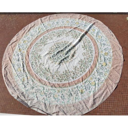 Grande Nappe À Fleurs