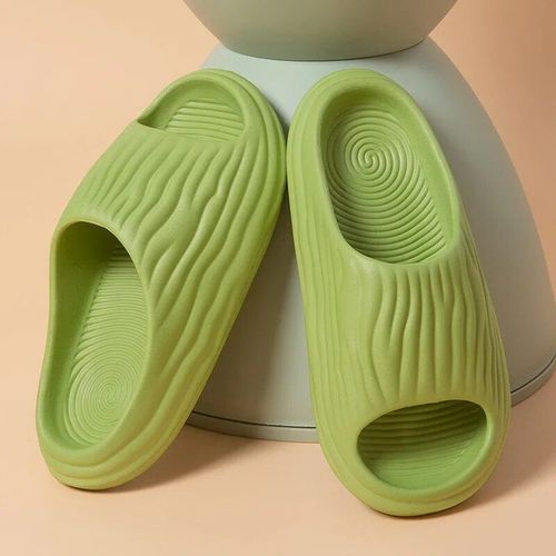 Pantoufles De Plage Antidérapantes Pour Homme Chaussures Plates Plissées Brûleur La Mode Pour L'extérieur L'intérieur La Maison Cool Et Douxté 2023