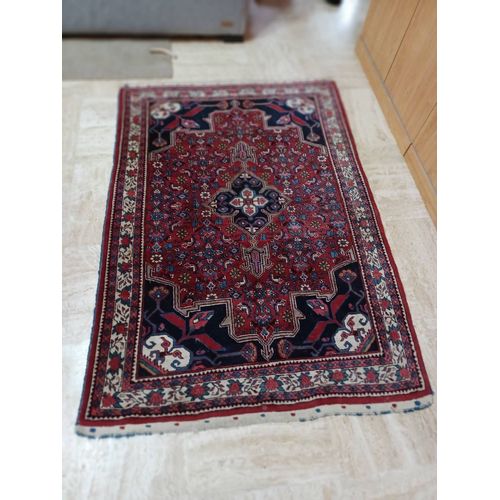Tapis Persan Bidjar (Origine Iran) 105 X 150 Cm  Fait À La Main  Laine Sur Coton  Avec Certificat D'authenticité.  Provenance  Gallery Jarrodi En Allemagne.