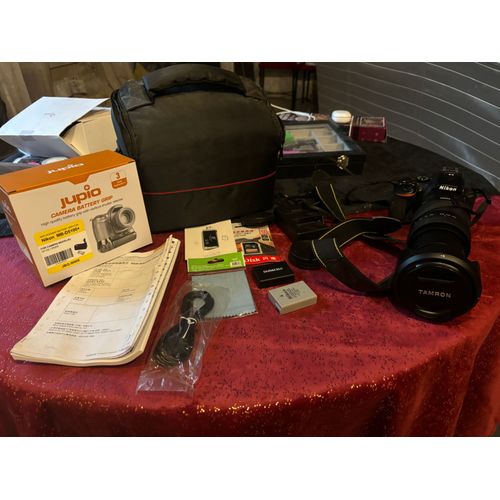 Nikon d5600 24.2 mpix + Objectif Tamron 18-400