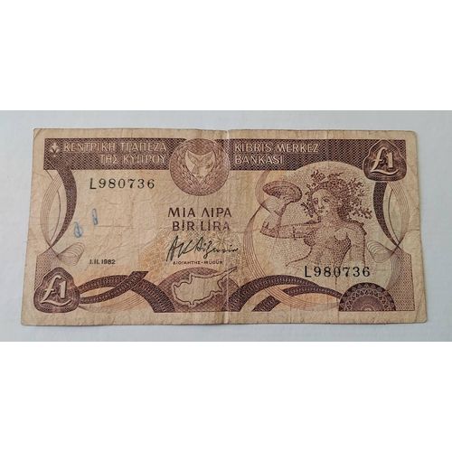 Chypre 1 Pound 1.11.82  Assez Rare
