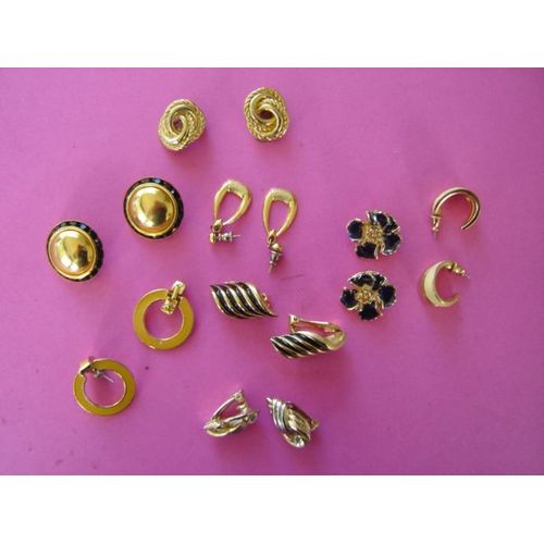 Lot De 8 Paires Boucles D'oreilles & Clips Anciennes (Voir Très Anciennes)