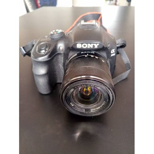 Sony Alpha a3000 Reflex 20.1 mpix Noir + Objectif Sony E 18-55mm F3.5-5.6 OSS
