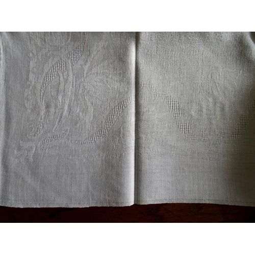 Nappe Damassée (Motifs Placés) Lin Blanc 233 X 165 Avec Initiales D A Brodées Main + 12 Serviettes Assorties